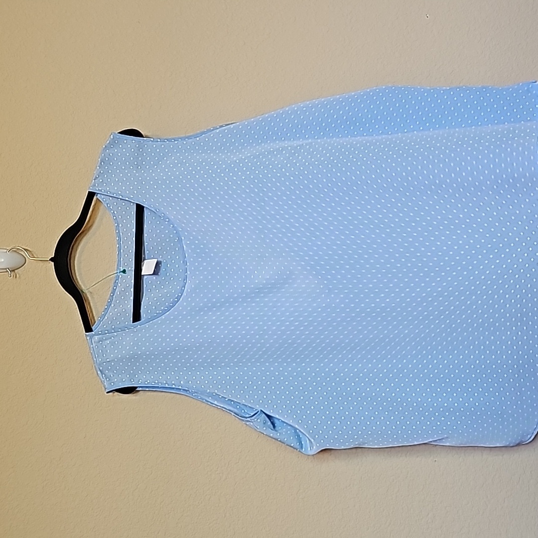 No Brand Label Top